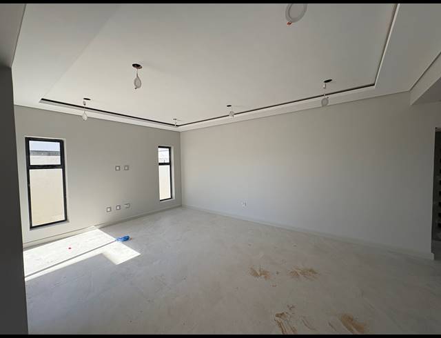 4 BEDROOM HOUSE FOR SALE IN SANDOWN